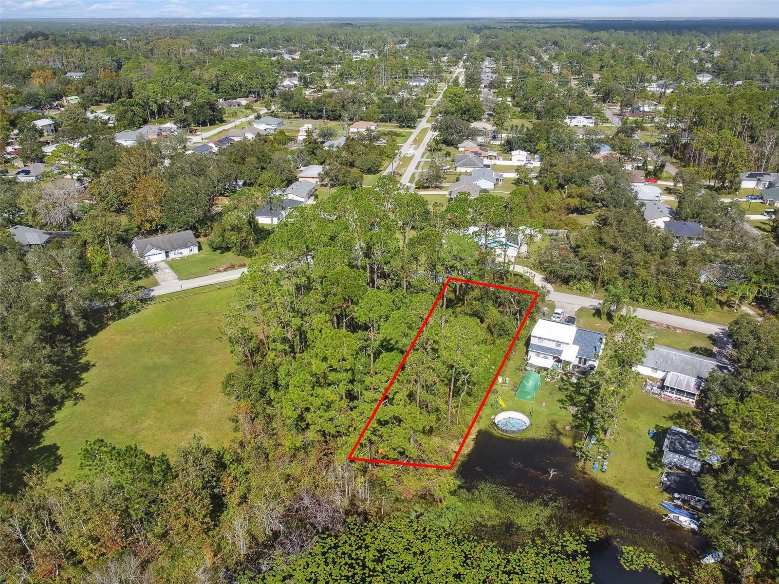 Property Photo:  2417 E Lake Drive  FL 32724 