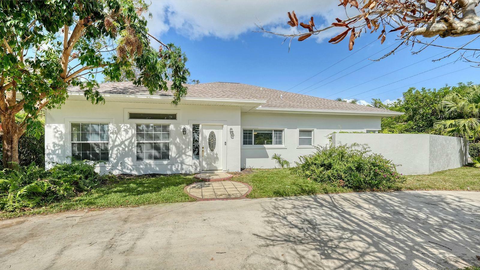 Property Photo:  1789 Loma Linda Street  FL 34239 