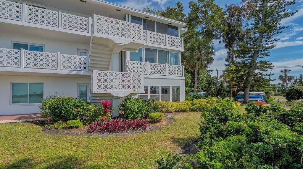 Property Photo:  761 John Ringling Boulevard 8  FL 34236 