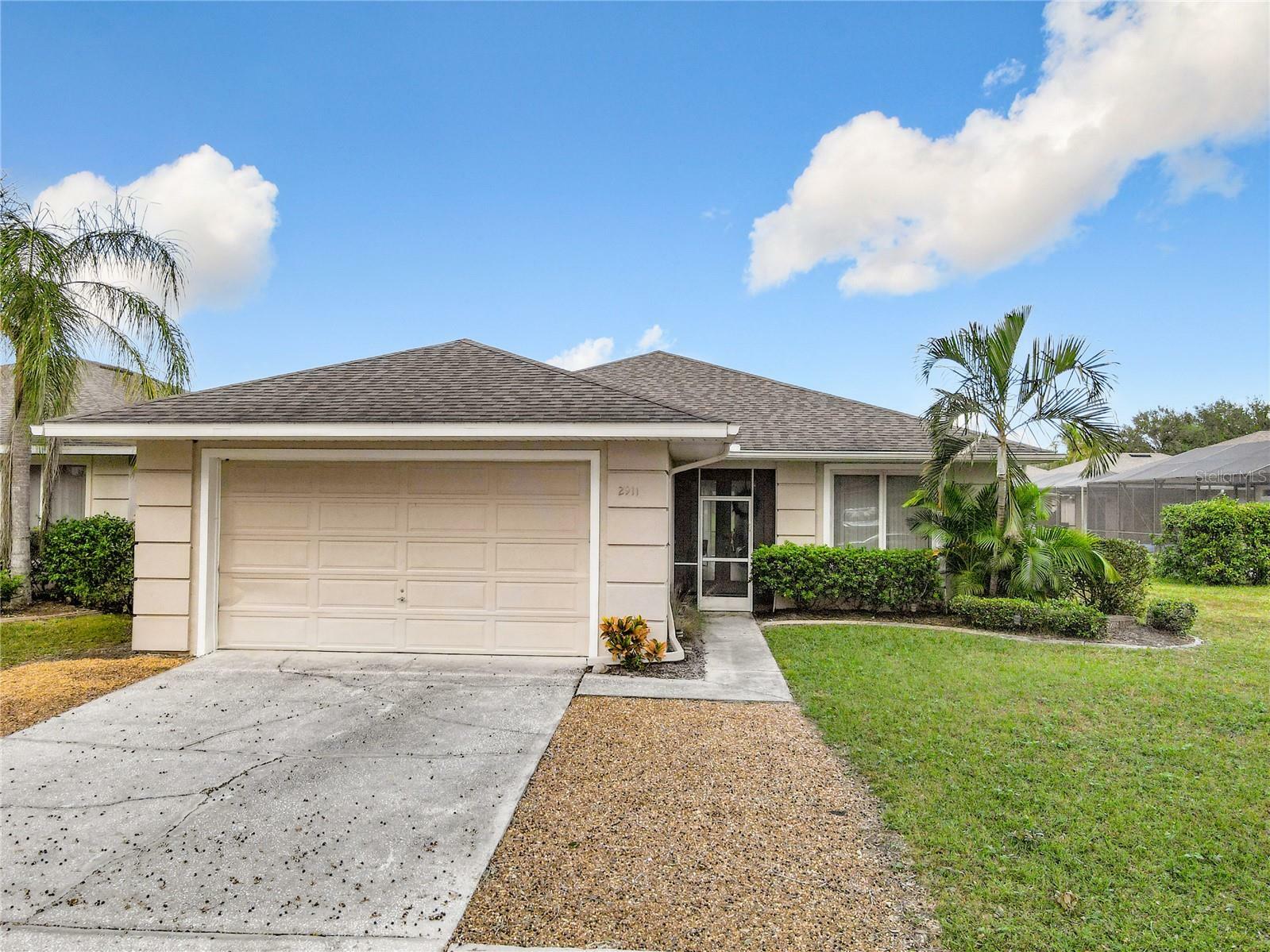 Property Photo:  2911 Sunset Vista Court  FL 34747 