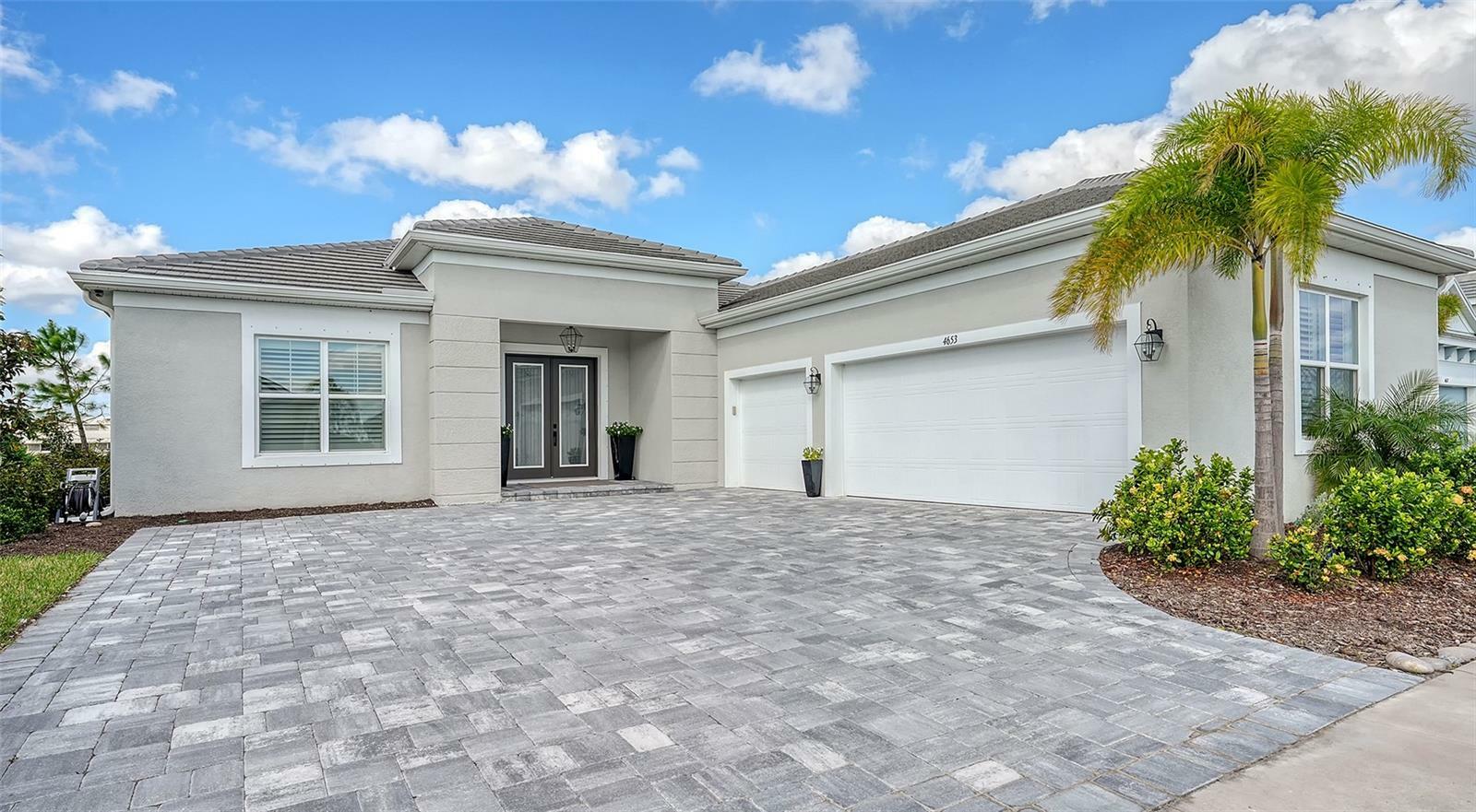 Property Photo:  4653 Antrim Drive  FL 34240 