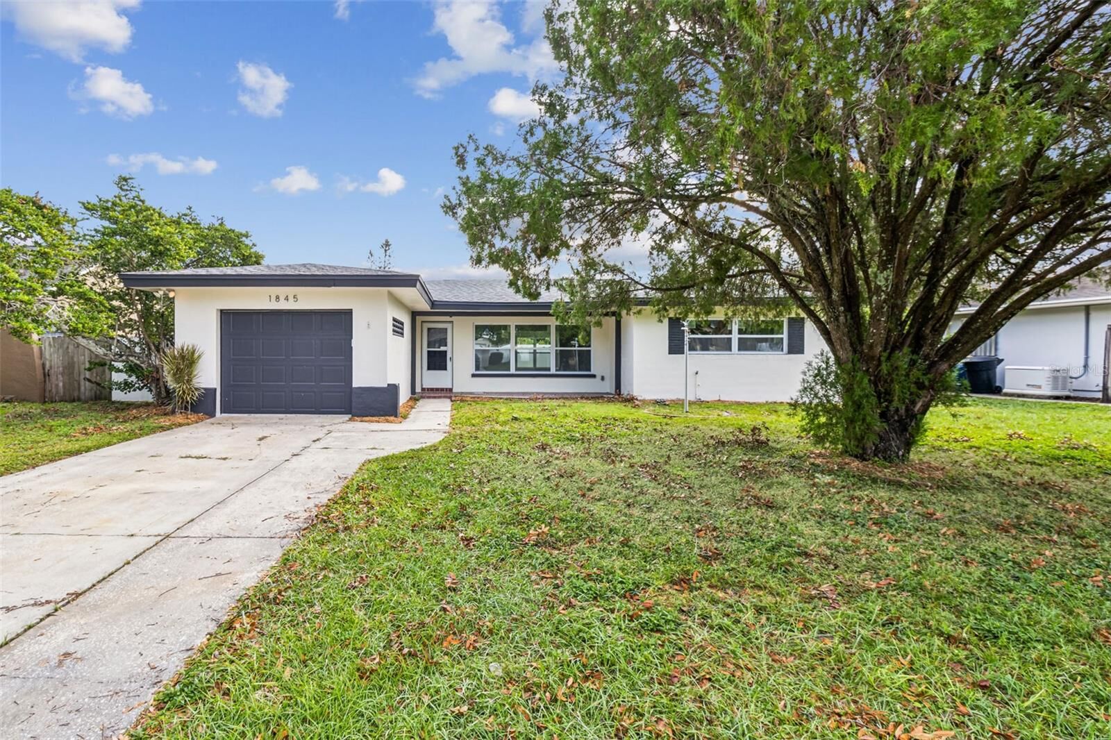 Property Photo:  1845 Skyland Drive  FL 33759 