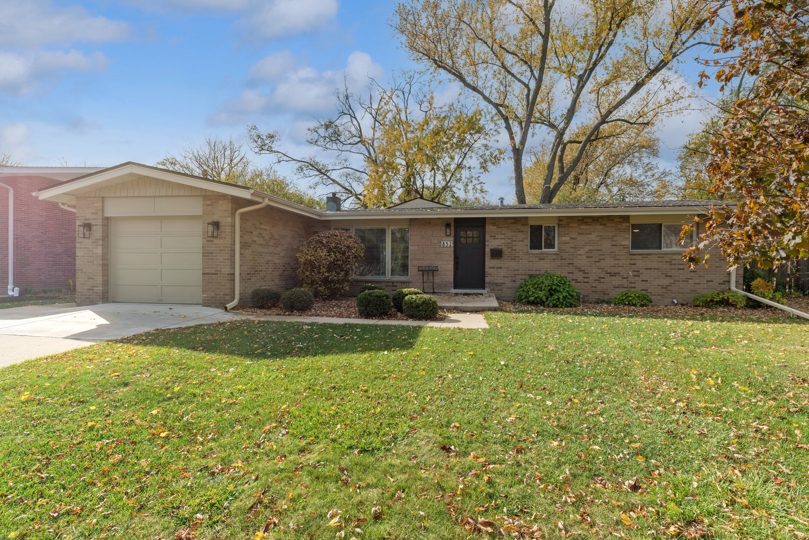 832 Sumac Road  Highland Park IL 60035 photo