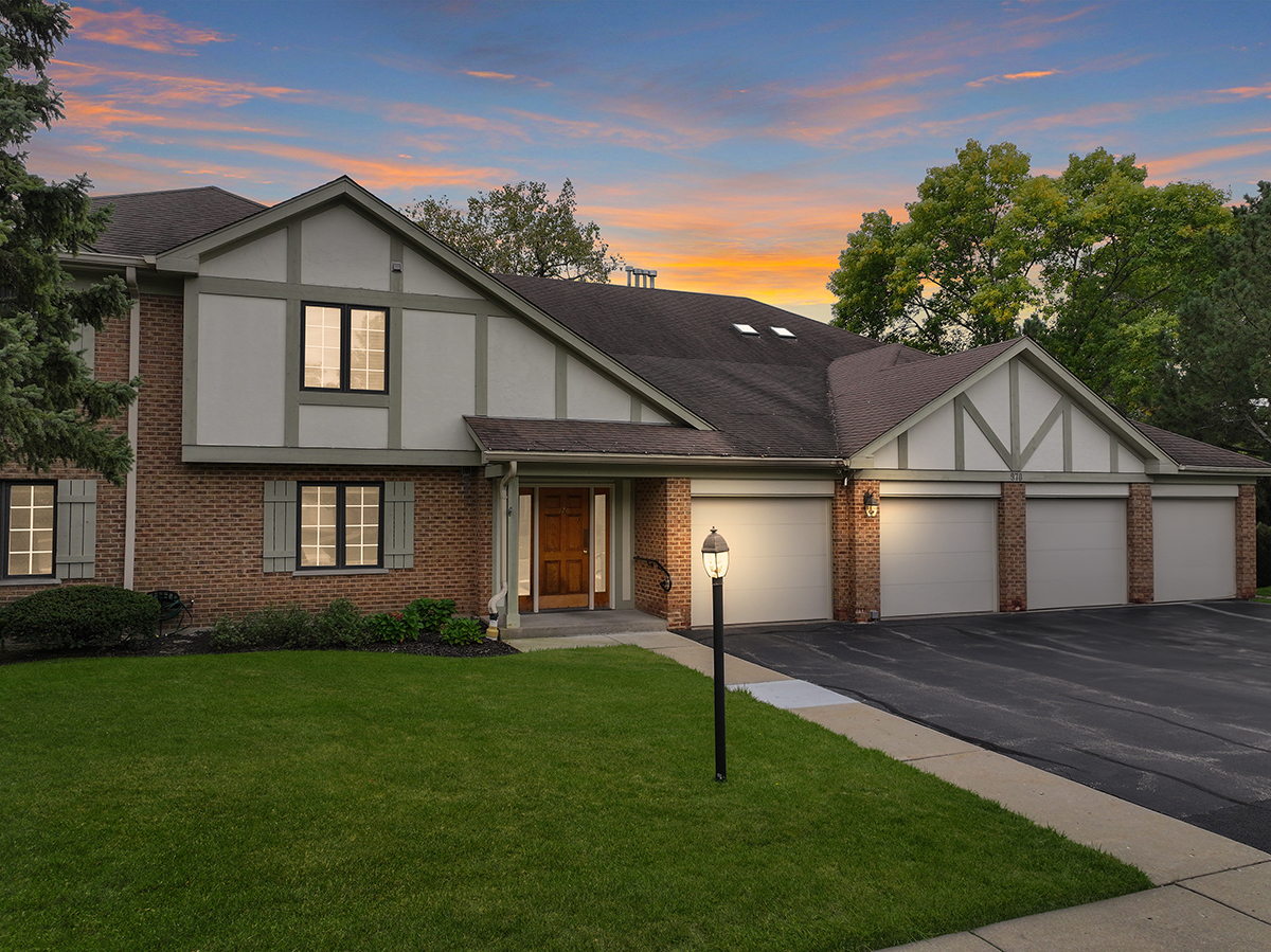 Property Photo: 970 Ivy Lane B IL 60015