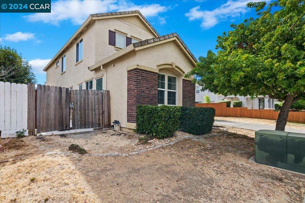 Property Photo:  1612 McGuire Cir  CA 94585 