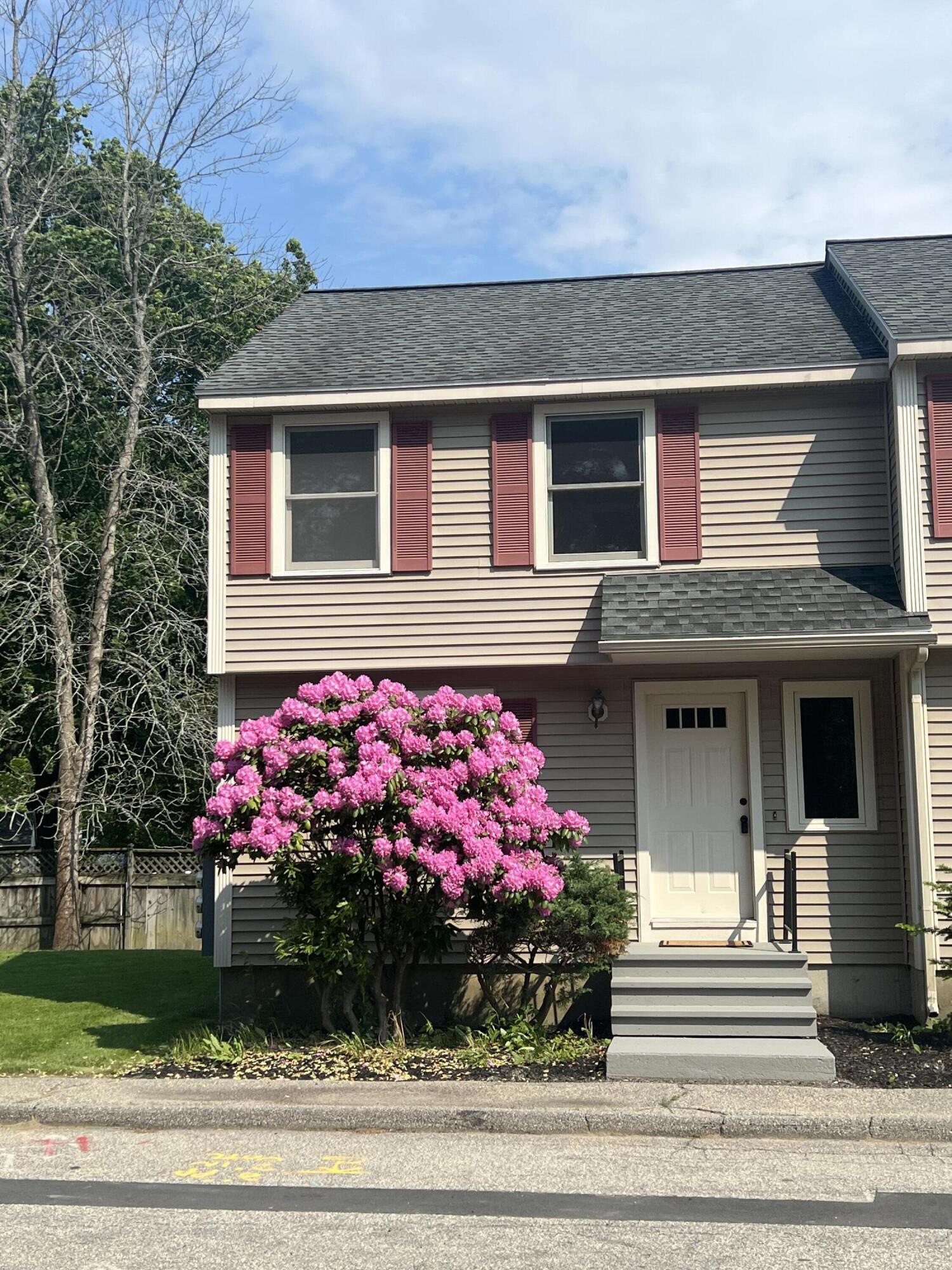 Property Photo: 162 Beach Street 7 ME 04072