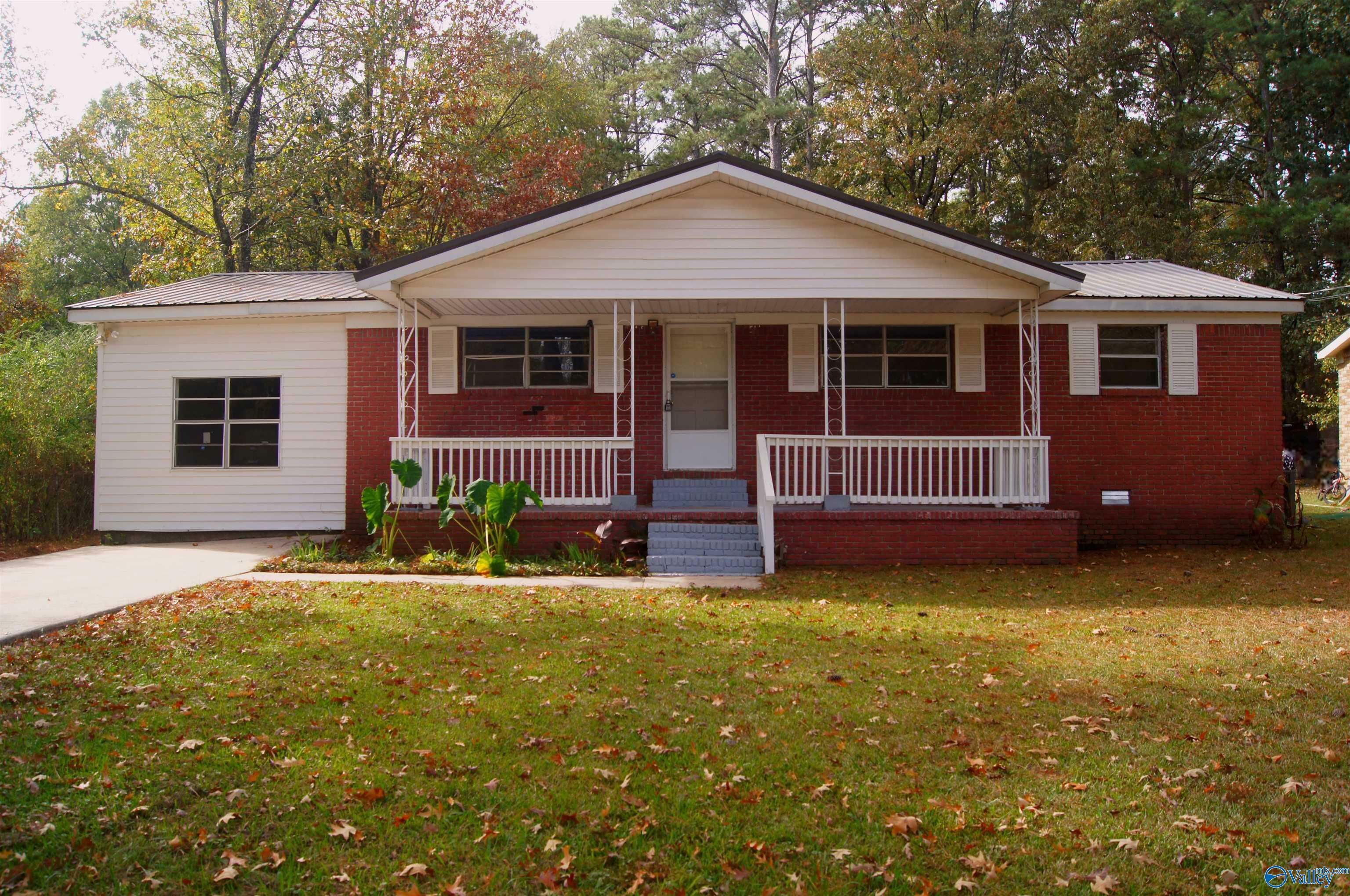 Property Photo:  1544 Hooks Lake Road  AL 35901 