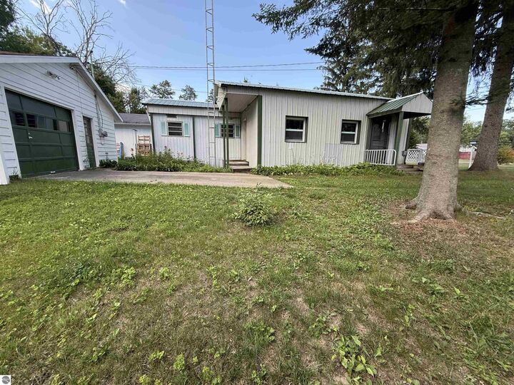 4465 Filter Road  Harrison MI 48625 photo