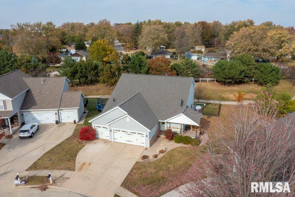 Property Photo:  2 Rosewood Court  IL 61704 