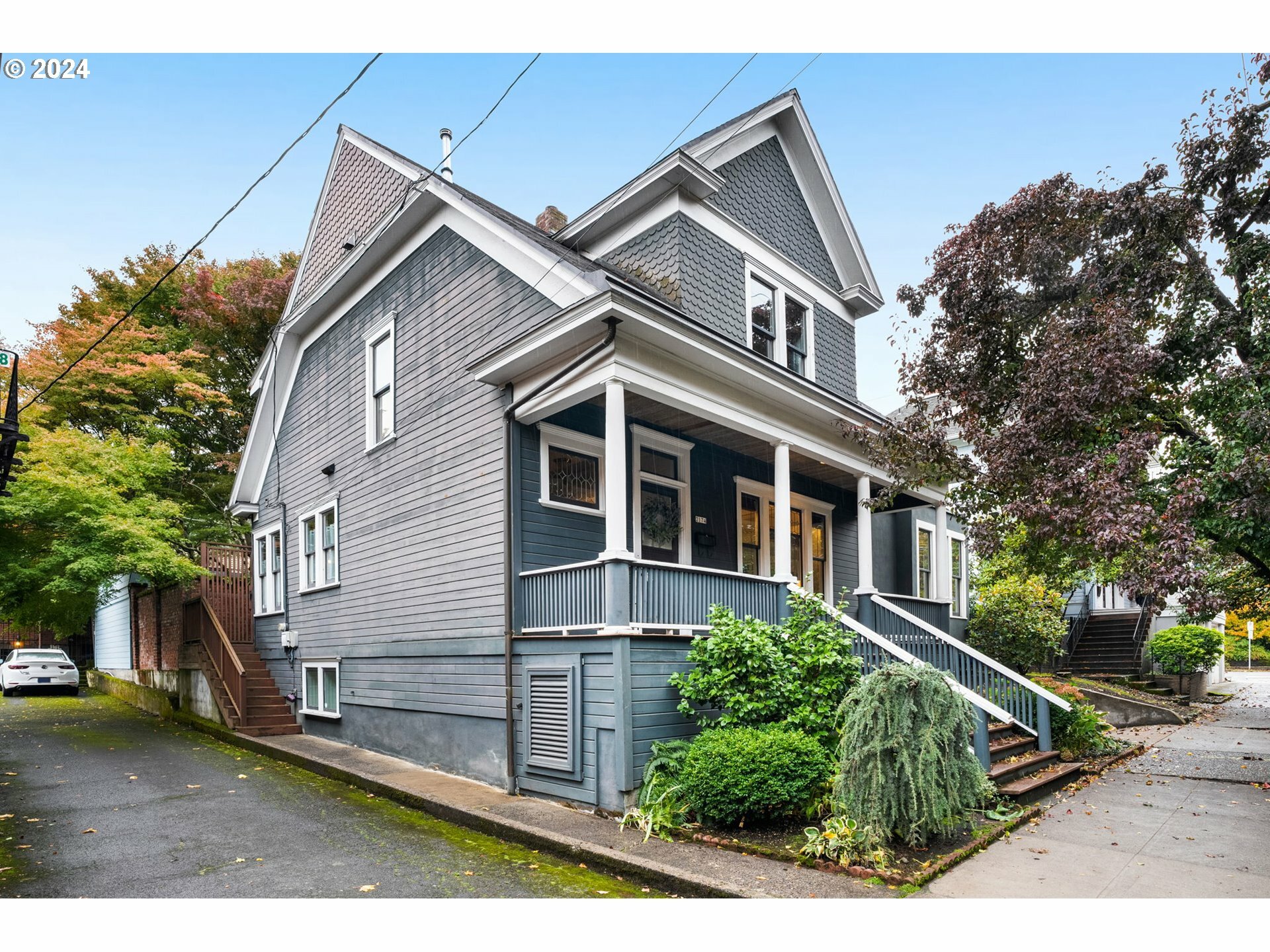 Property Photo:  2174 NW Johnson St NW  OR 97210 