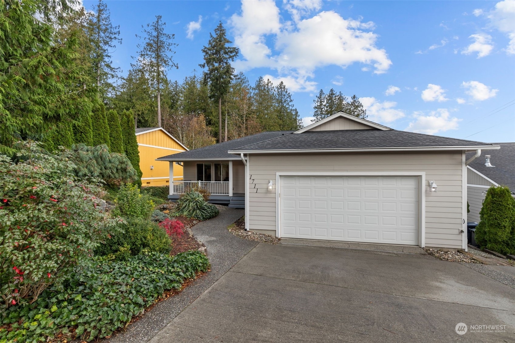 Property Photo:  1711 E Fir Street  WA 98273 