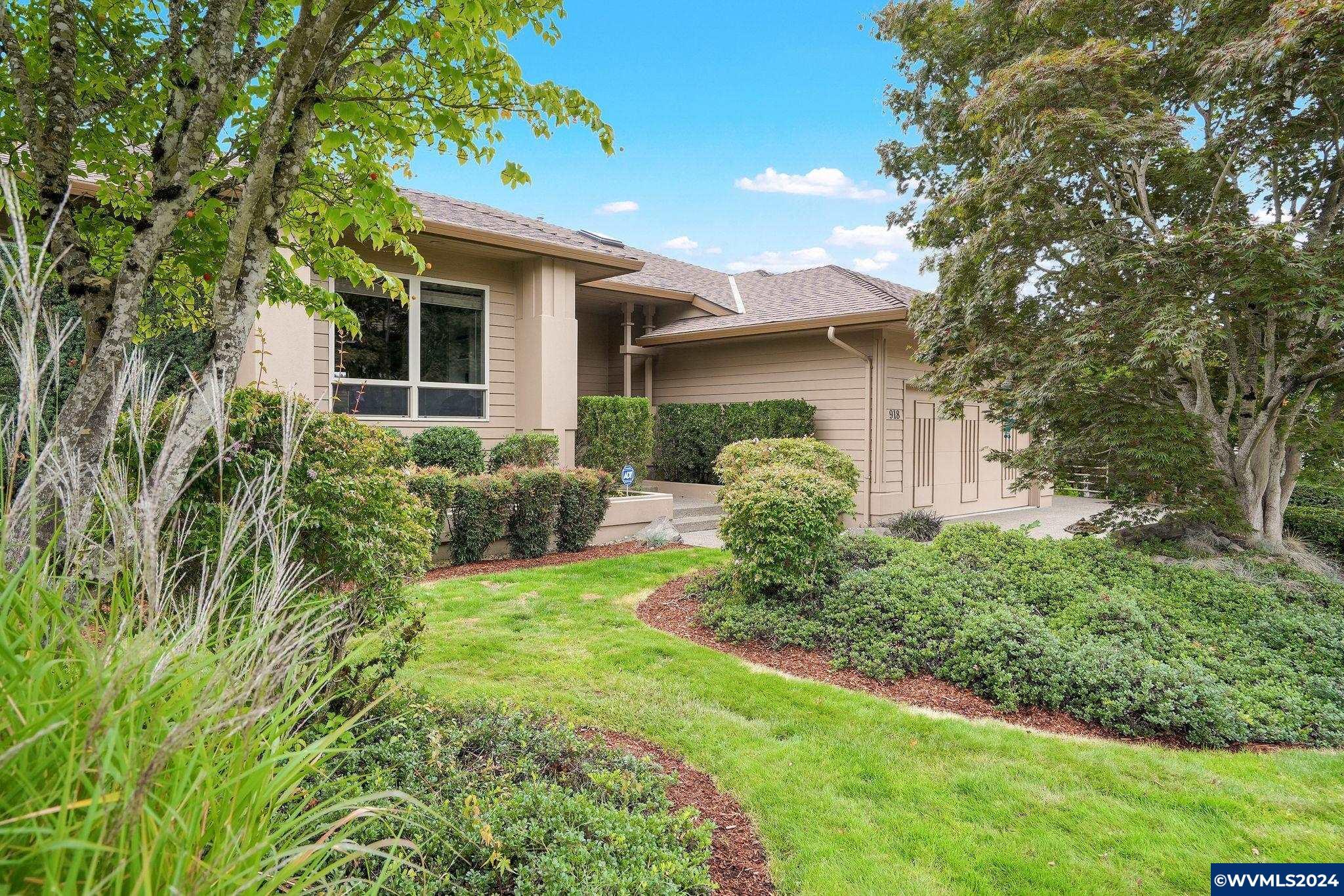 Property Photo:  918 Hazeltine Av SE  OR 97306 