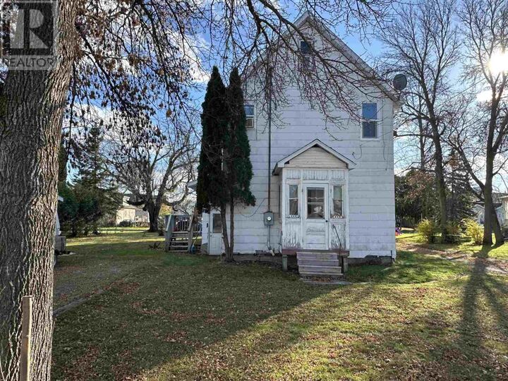 Property Photo:  314 First St E  ON P9A 1K7 