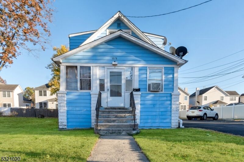 Property Photo:  1078 Newton St  NJ 08902 