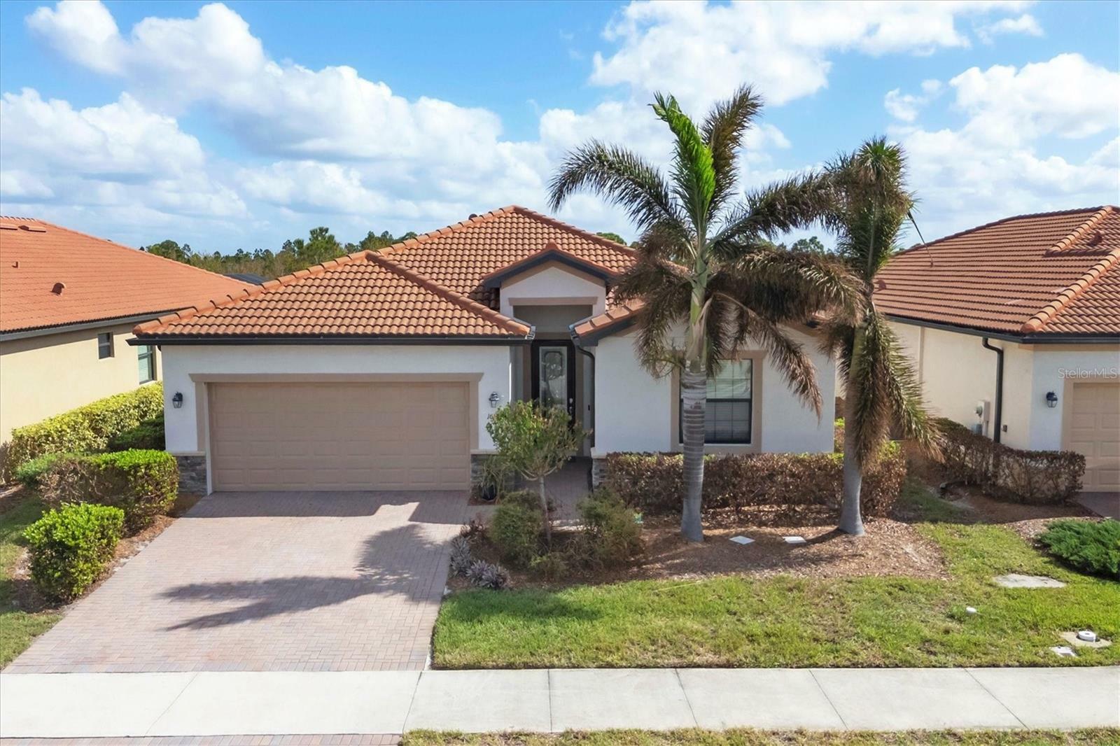 Property Photo:  10135 Crooked Creek Drive  FL 34293 