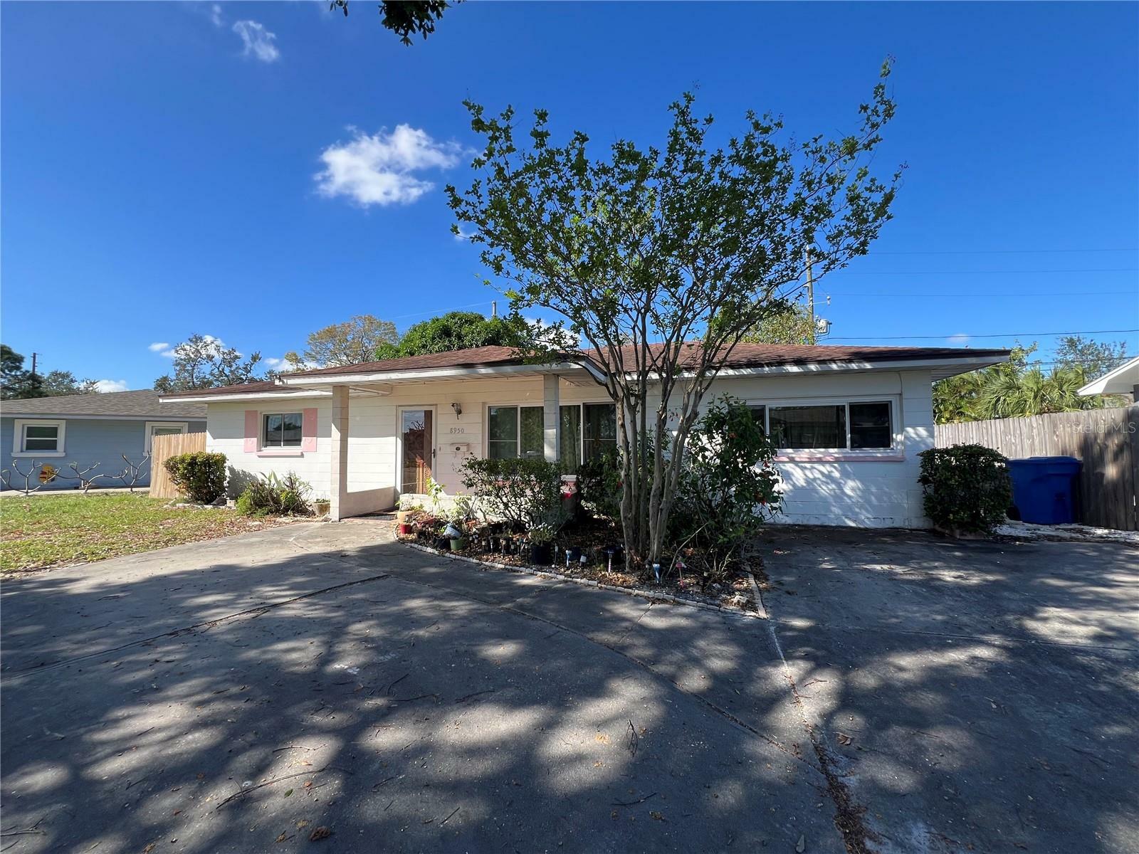 Property Photo:  8950 3rd Street N  FL 33702 