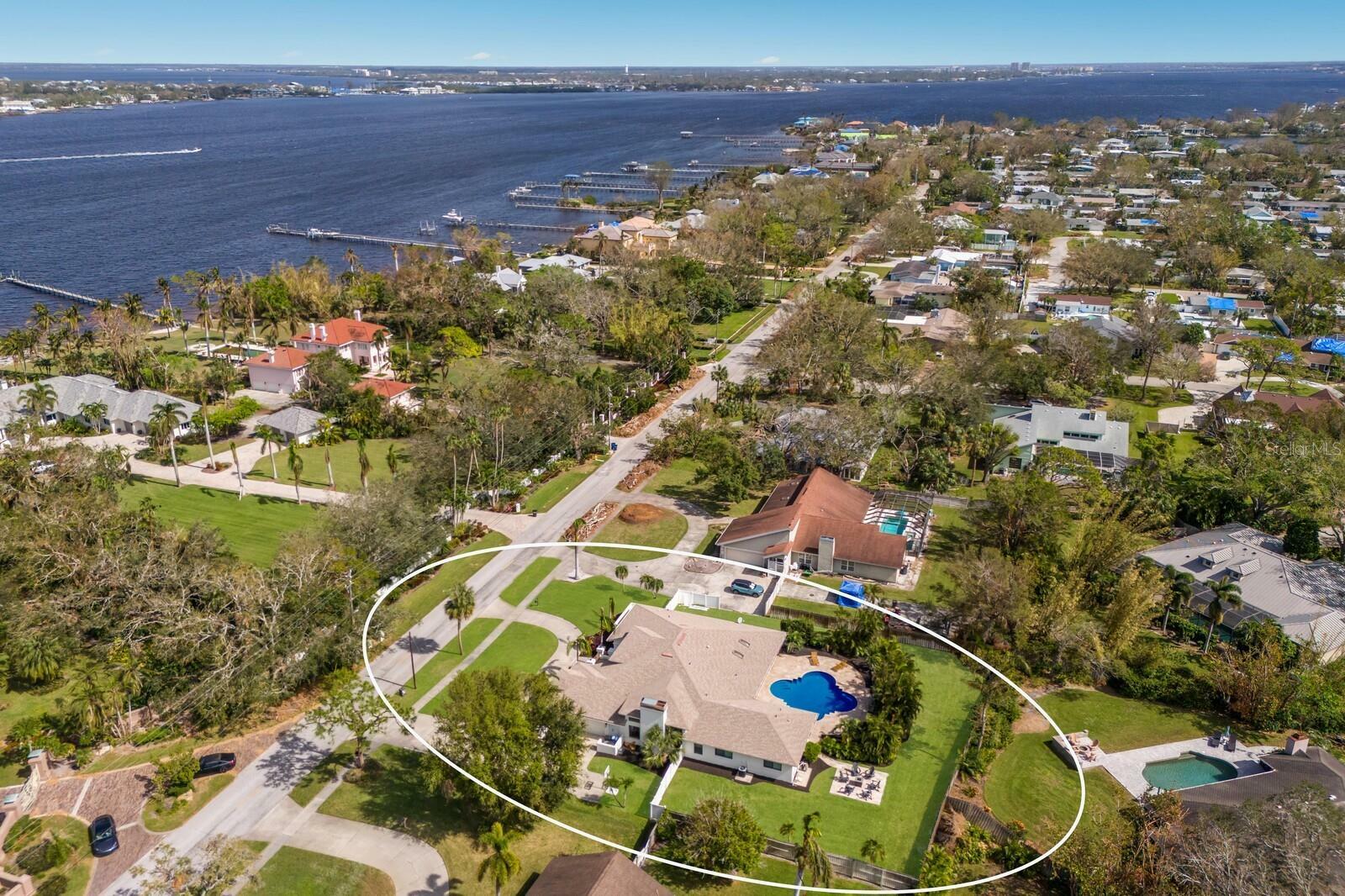 Property Photo:  6817 Riverview Boulevard  FL 34209 