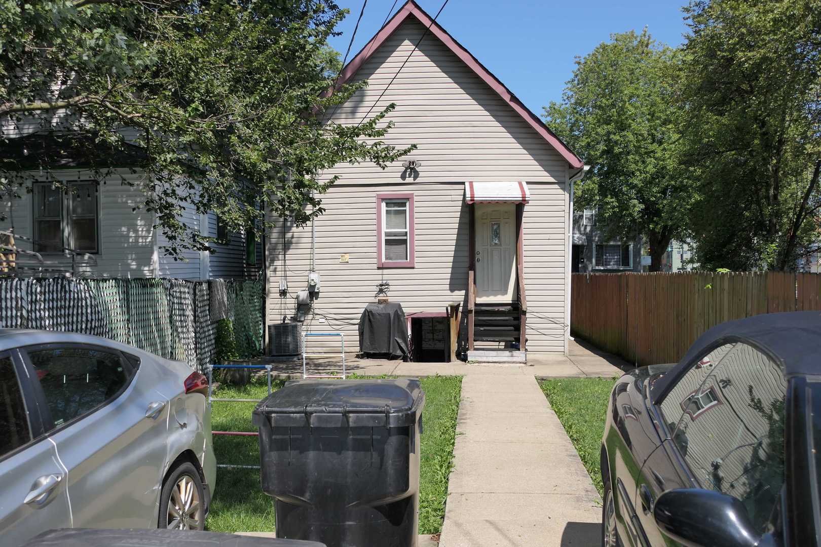 Property Photo:  207 W 111th Place  IL 60628 