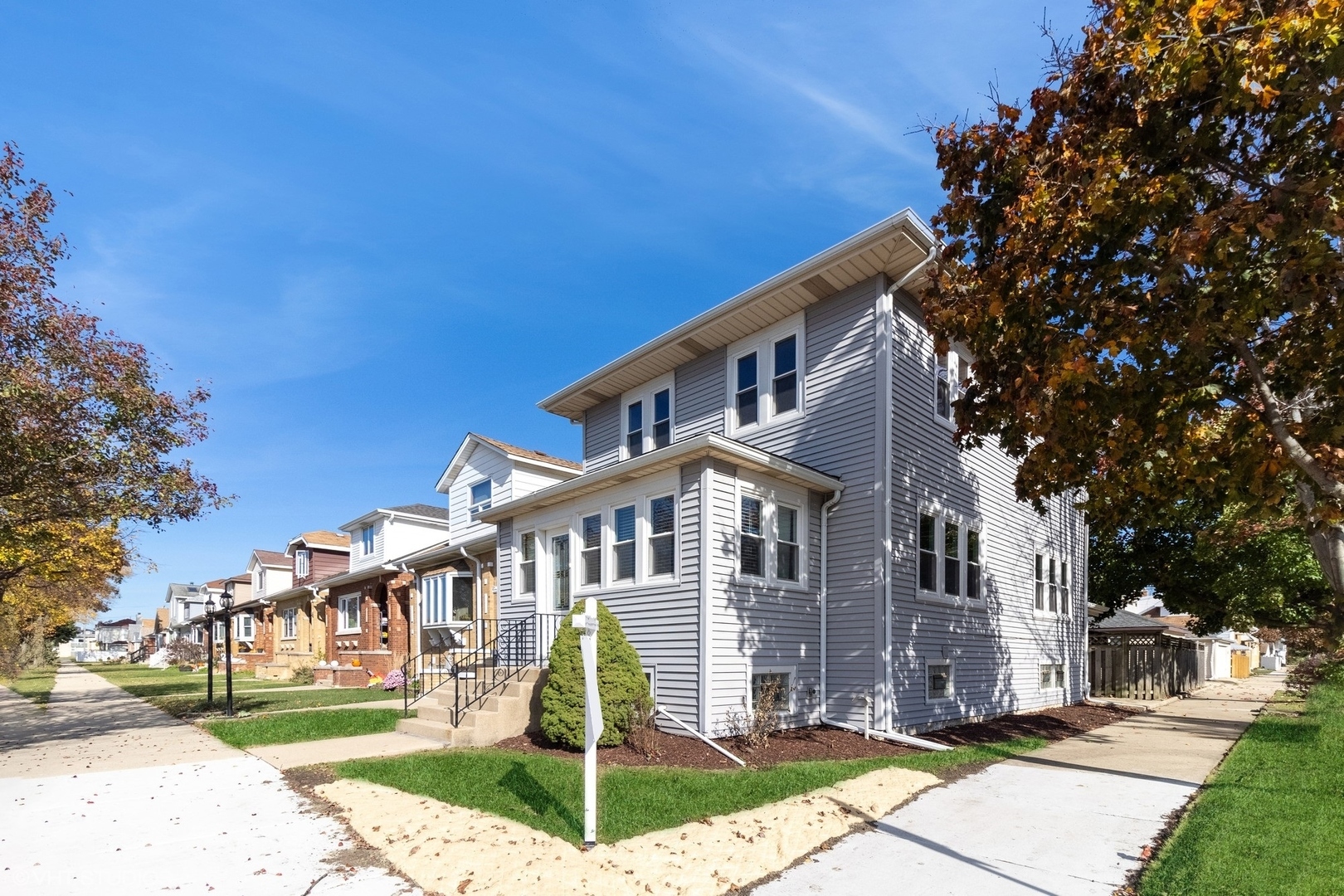 Property Photo:  4301 N Ozark Avenue  IL 60706 