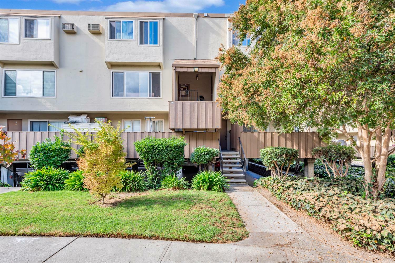 Property Photo:  410 Auburn Way 21  CA 95129 