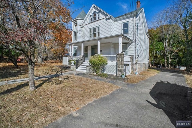 Property Photo:  137 Closter Dock Road 2  NJ 07624 