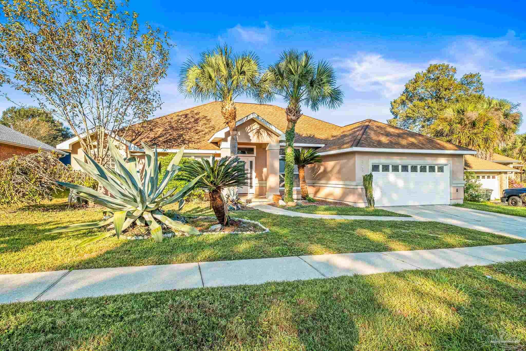 Property Photo: 2042 Hamilton Crossing FL 32533