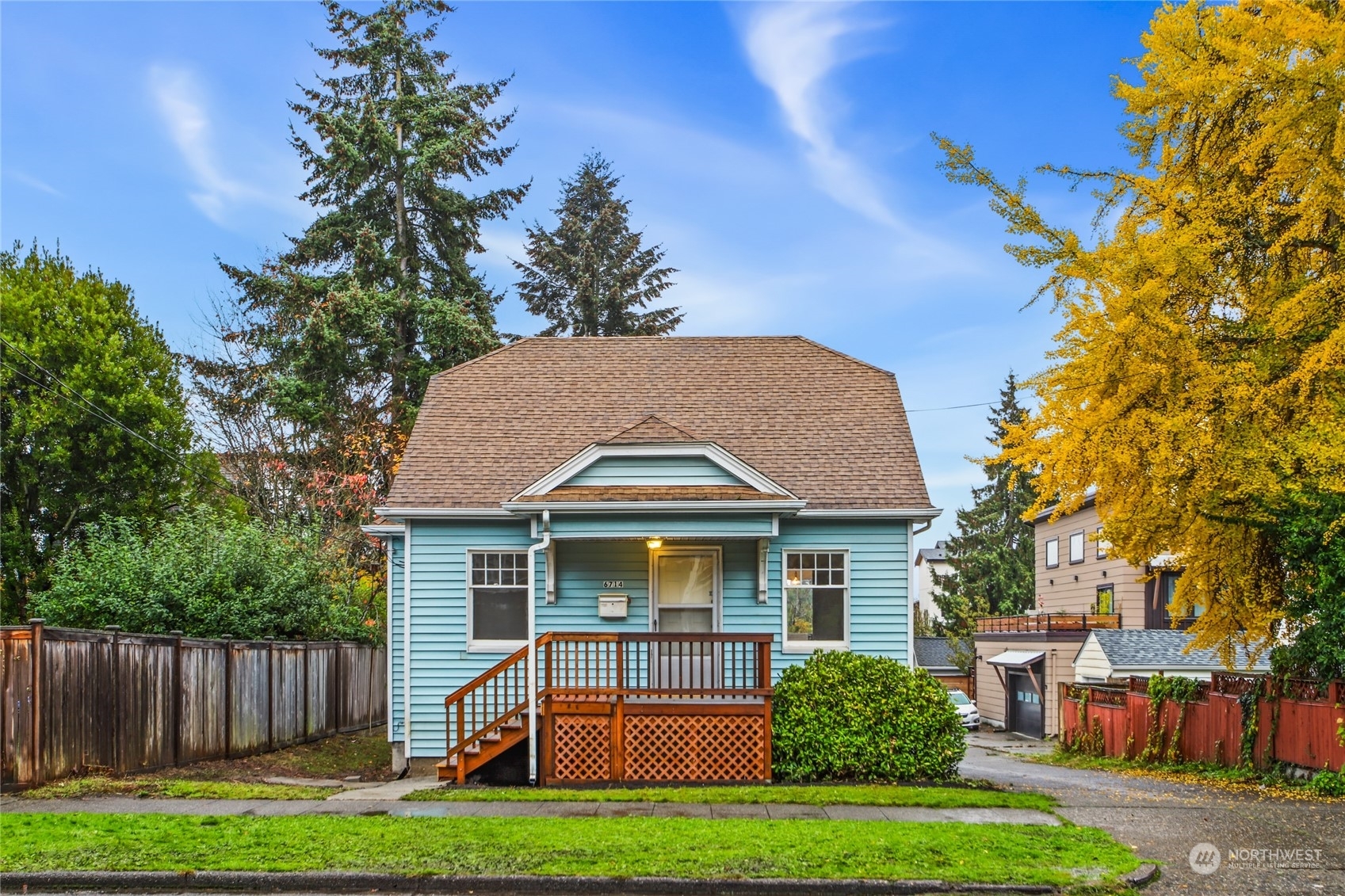 Property Photo:  6714 Fremont Avenue N  WA 98103 