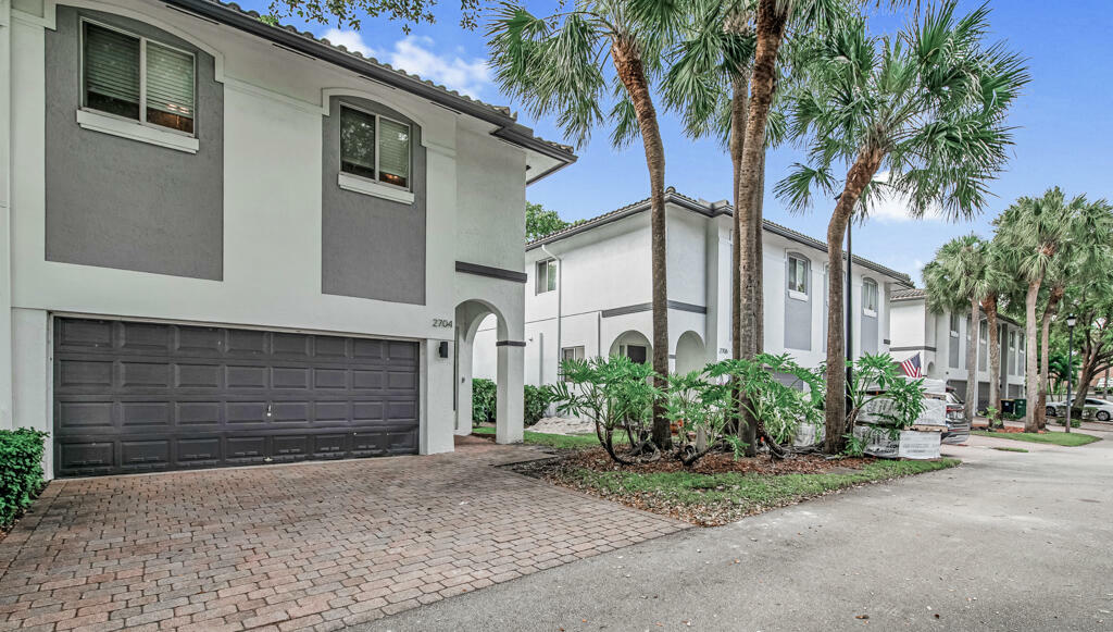 Property Photo:  2704 Treasure Cove Circle  FL 33312 