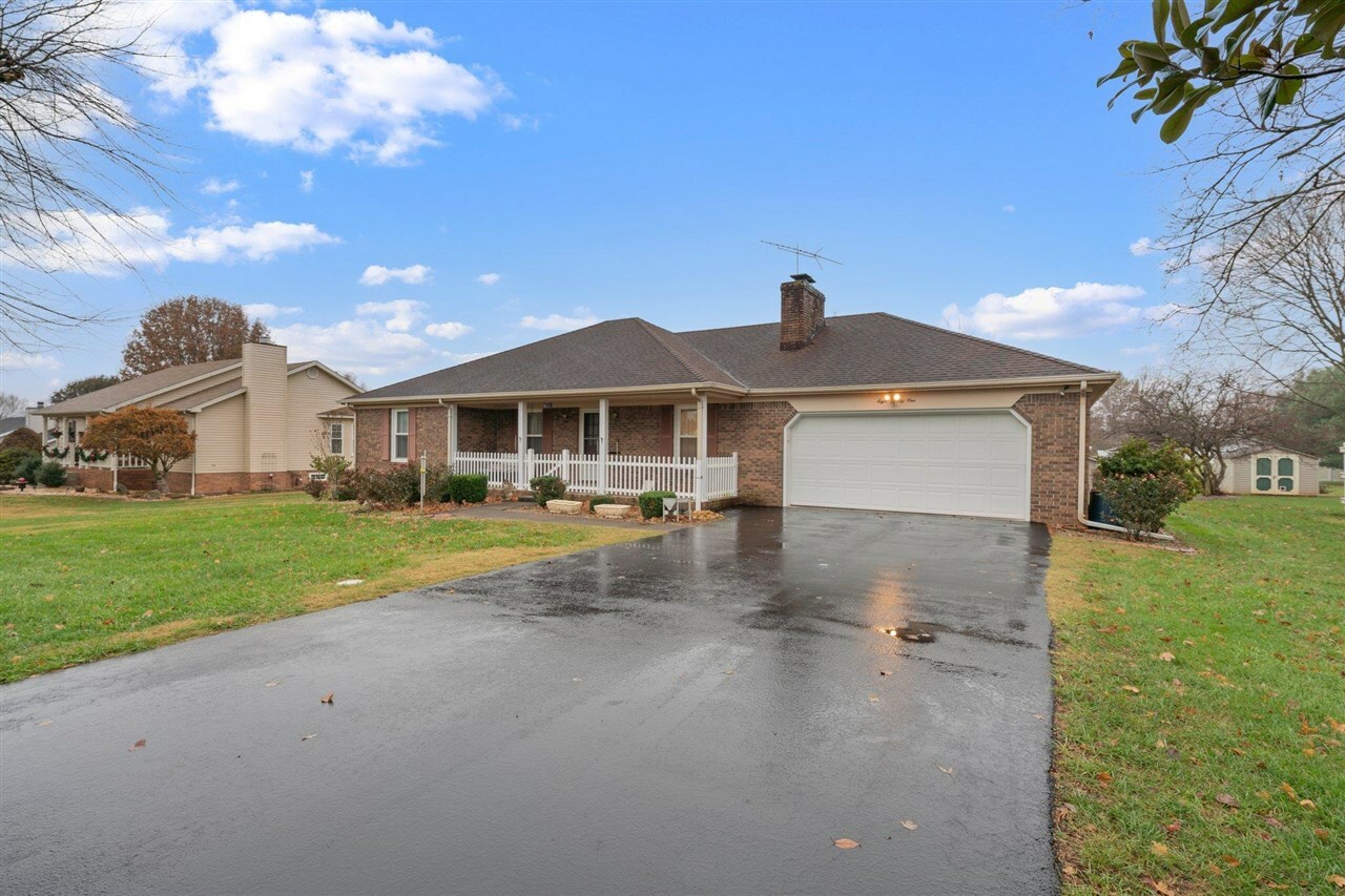 Property Photo:  821 Lois Lane  KY 42104 