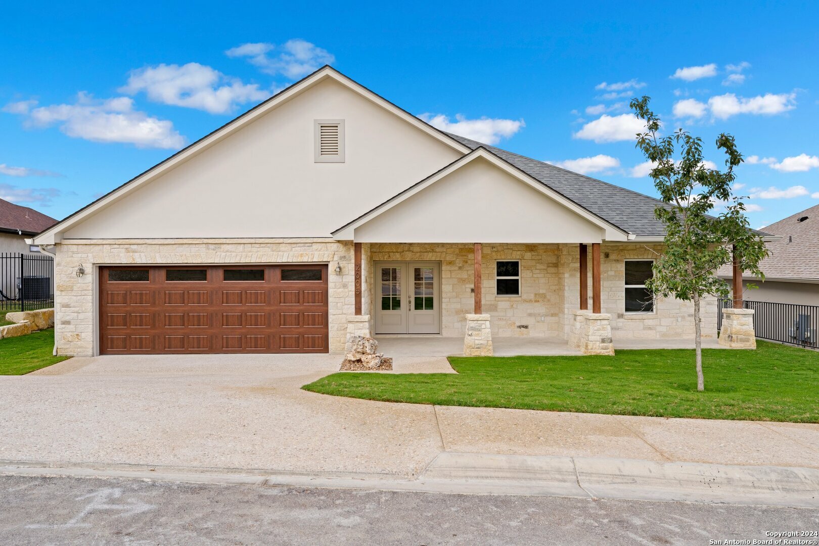 Property Photo: 2005 Valencia TX 78028