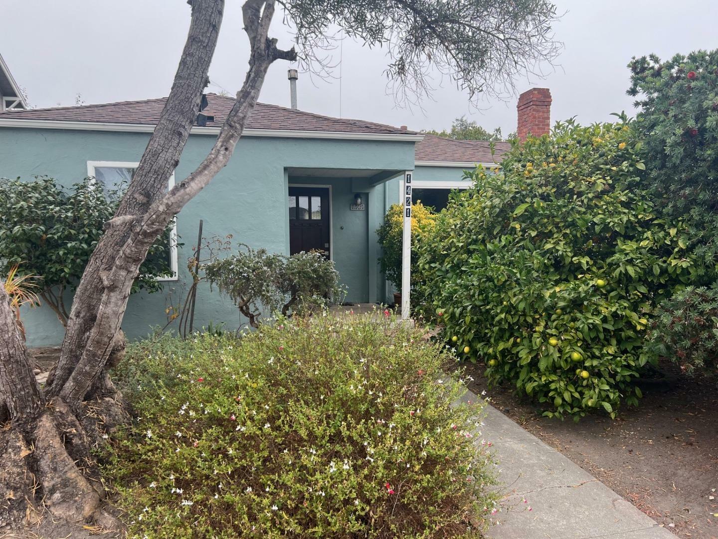 Property Photo:  1421 Broadway  CA 95062 