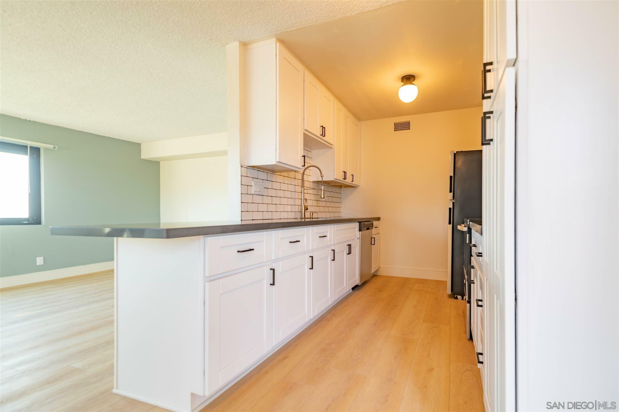 Property Photo:  811 W Nutmeg 103  CA 92103 