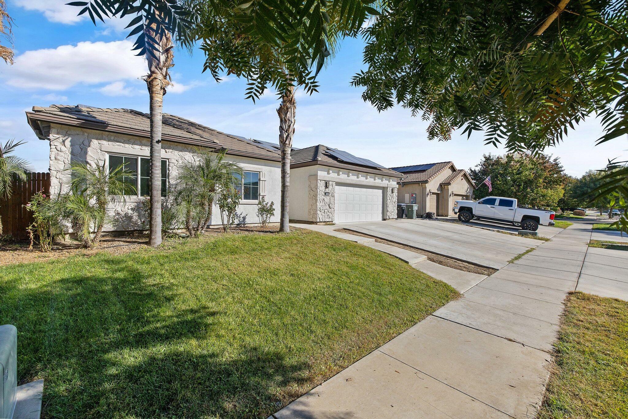 Property Photo:  2432 W Tyler Avenue  CA 93291 