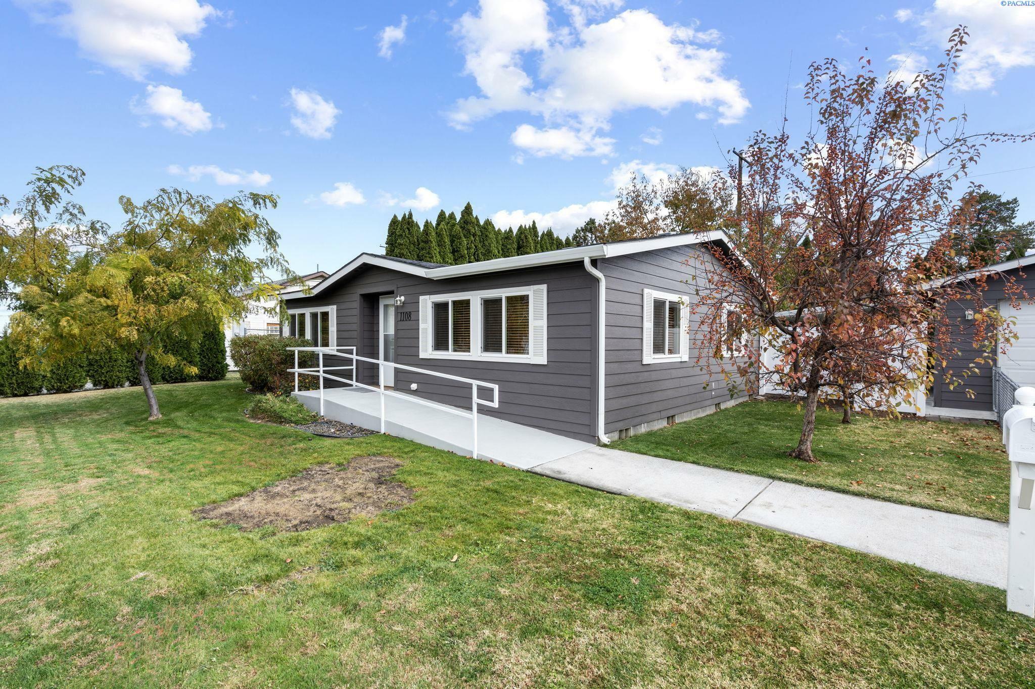 Property Photo:  1108 Willard Ave  WA 99354 