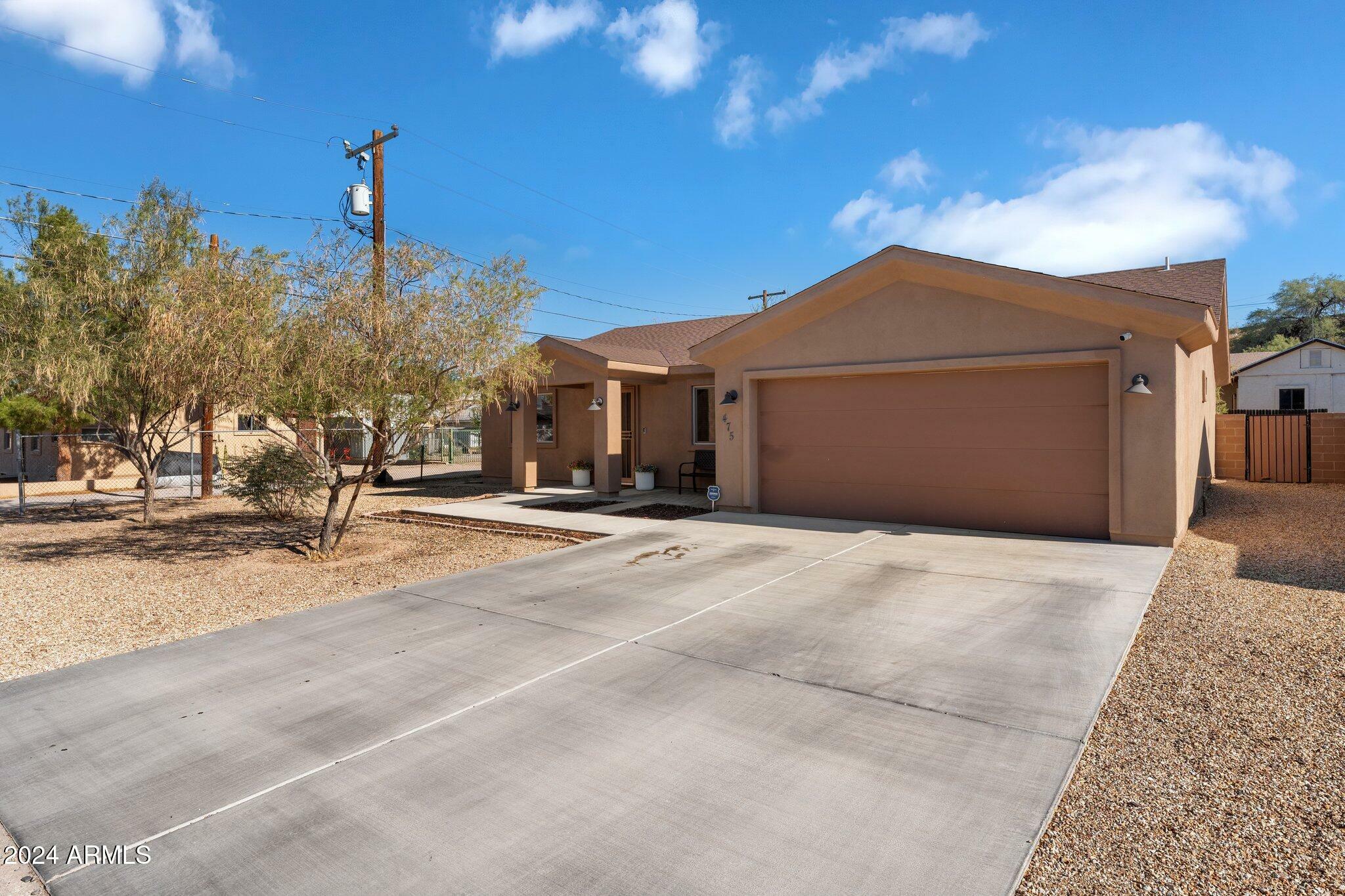 Property Photo:  475 W Mohave Street  AZ 85390 