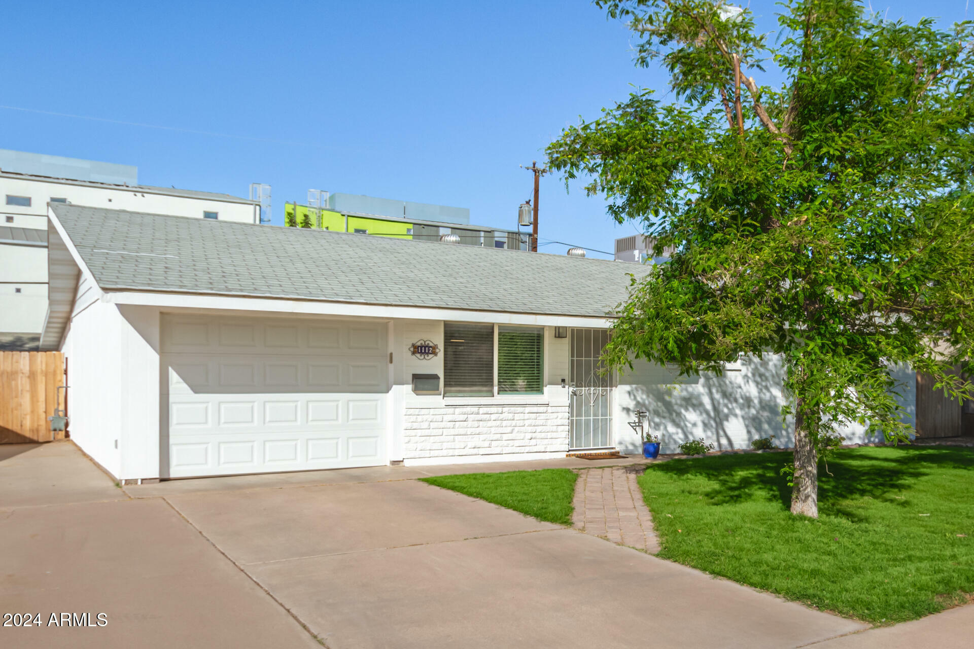 Property Photo: 1112 W 9th Street AZ 85281