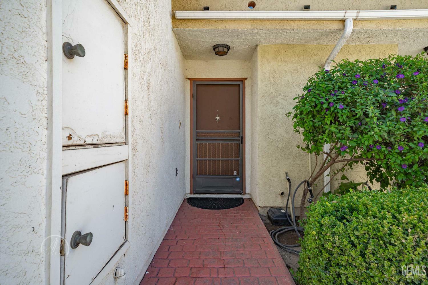 Property Photo:  497 E Newlove Drive G  CA 93454 