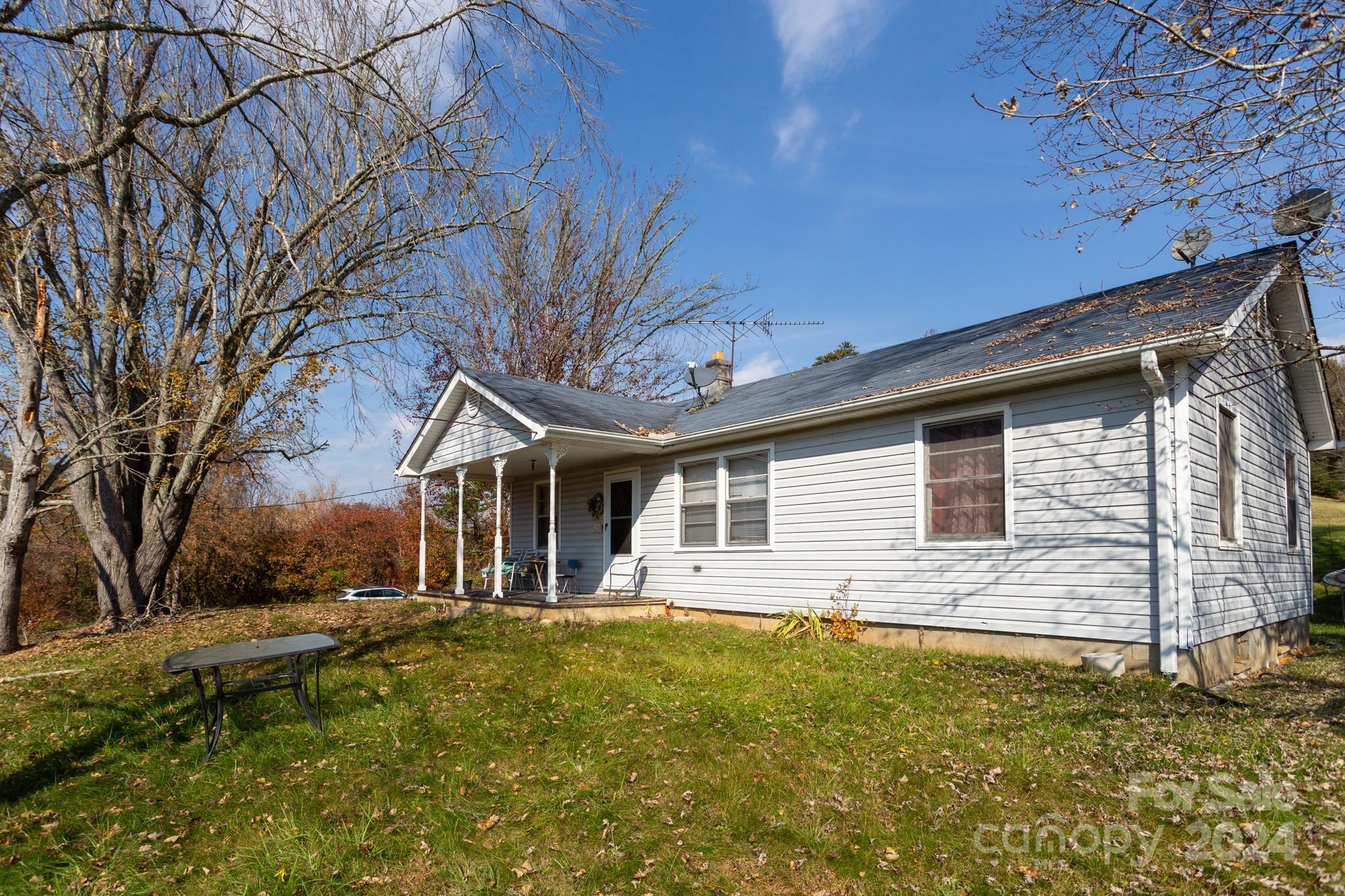 Property Photo:  124 Palmer Ford Road  NC 28787 