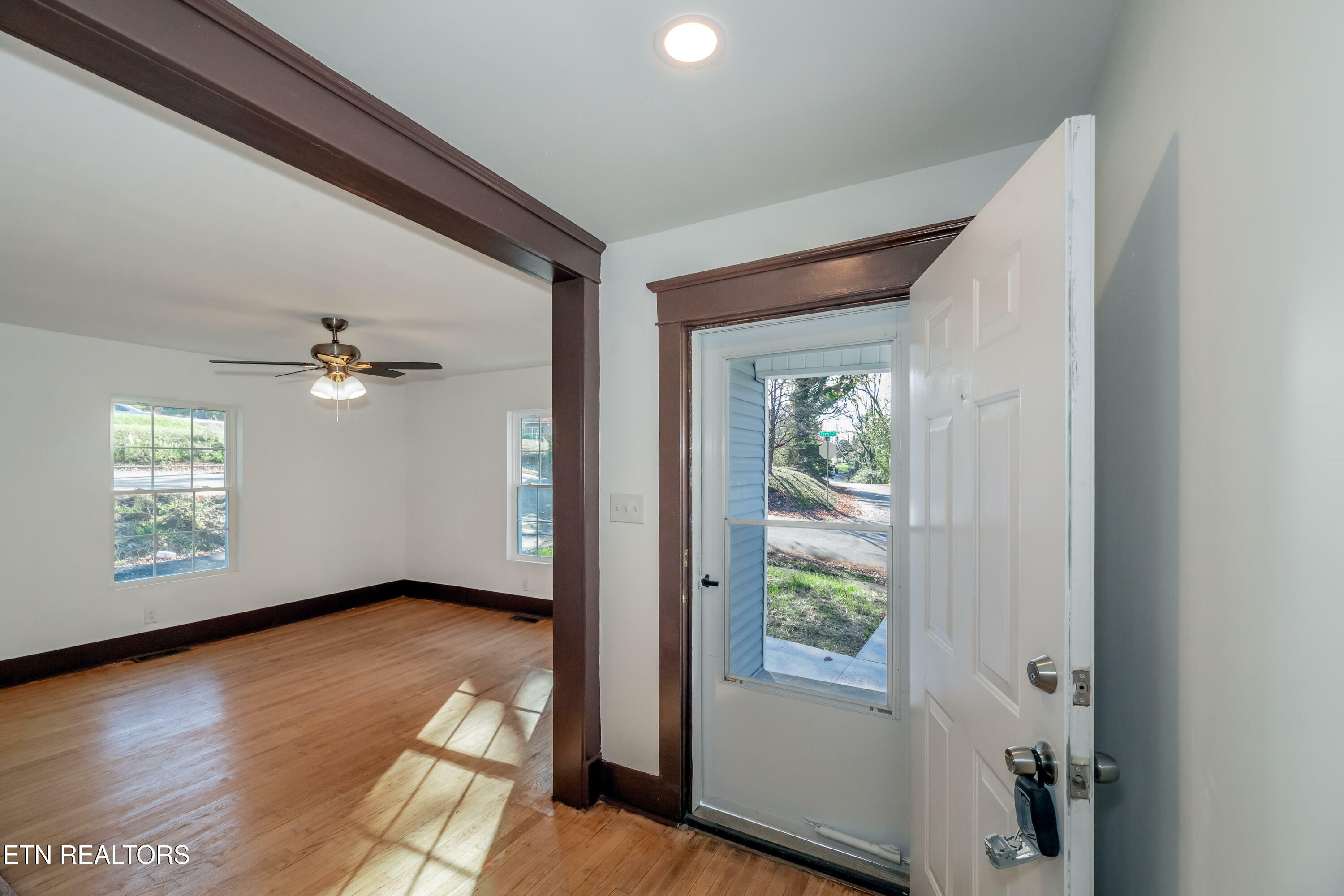 Property Photo: 622 Fern St TN 37914
