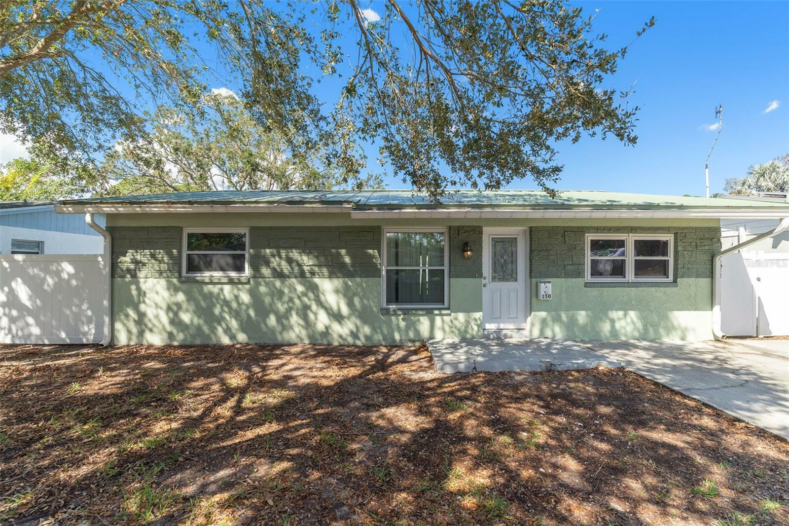 Property Photo:  150 SE Lincoln Circle N  FL 33703 