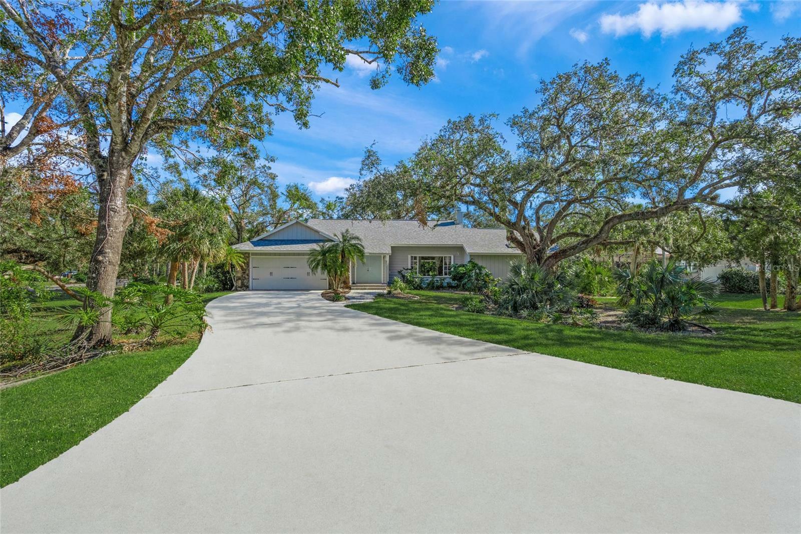 Property Photo:  4301 Brackenwood Court  FL 34232 