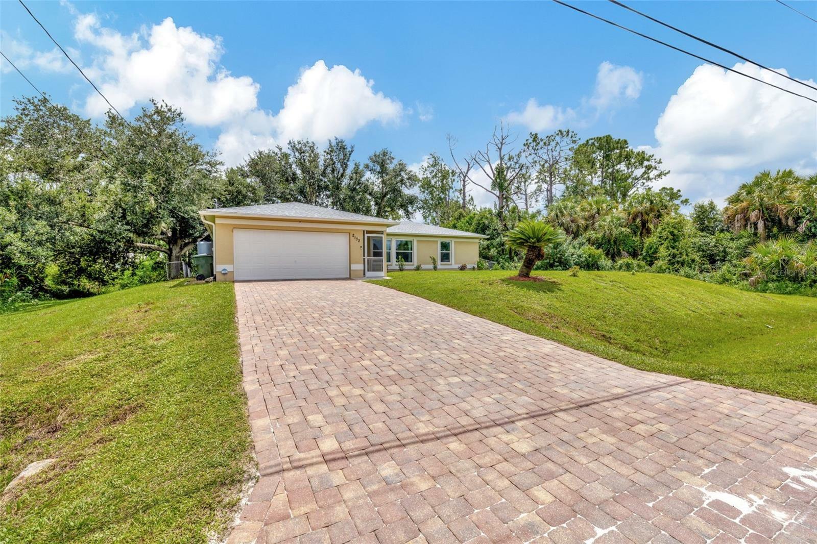 Property Photo:  2132 Belvidere Street  FL 34286 