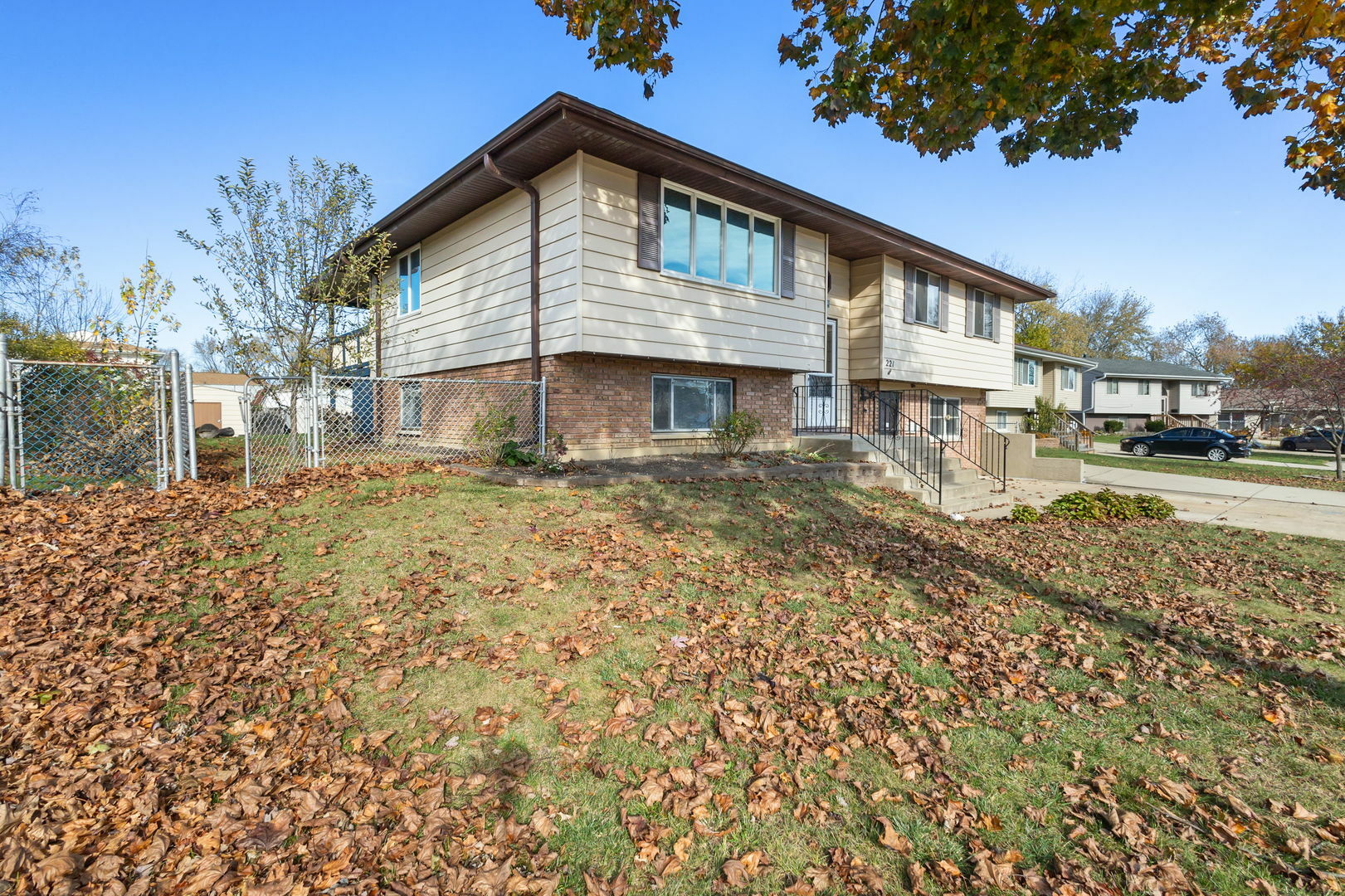 Property Photo:  221 Wakefield Lane  IL 60193 