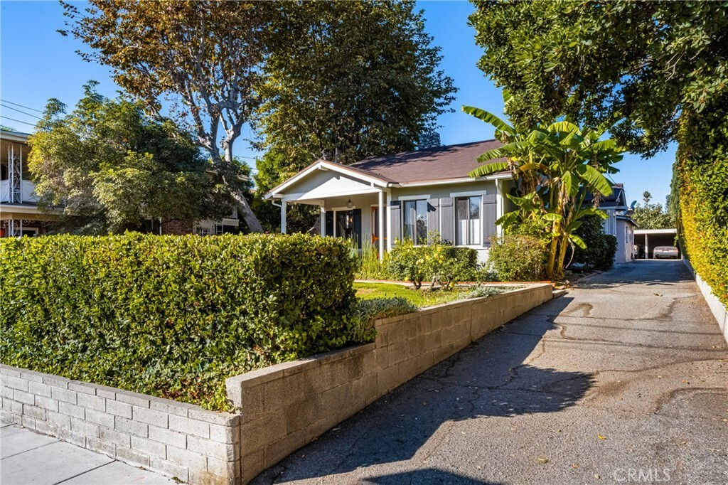 Property Photo:  511 S Hudson Avenue  CA 91101 