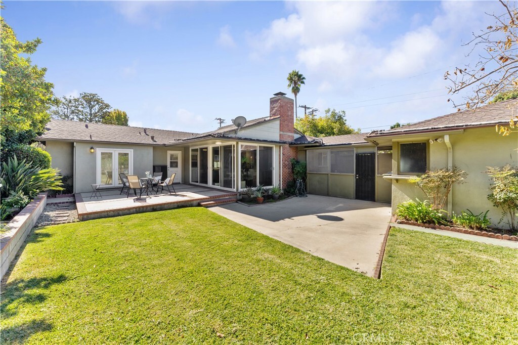 Property Photo: 500 N San Marino Avenue CA 91775