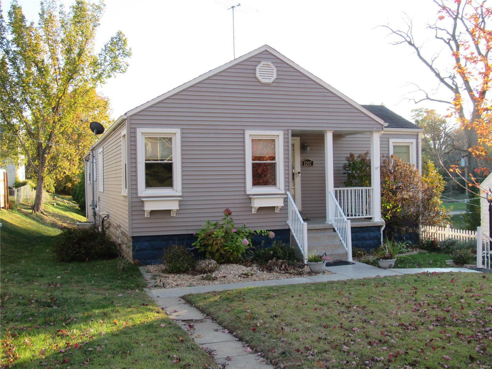 Property Photo:  1207 Douglas Street  IL 62002 