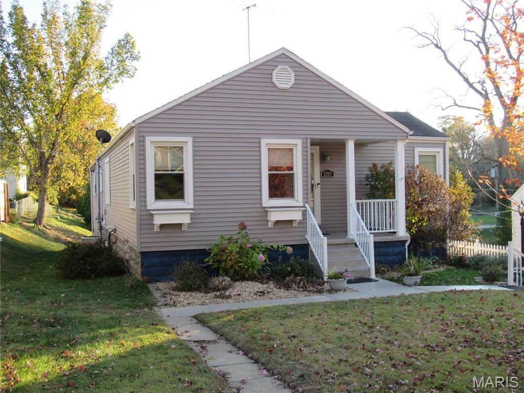 Property Photo: 1207 Douglas Street IL 62002