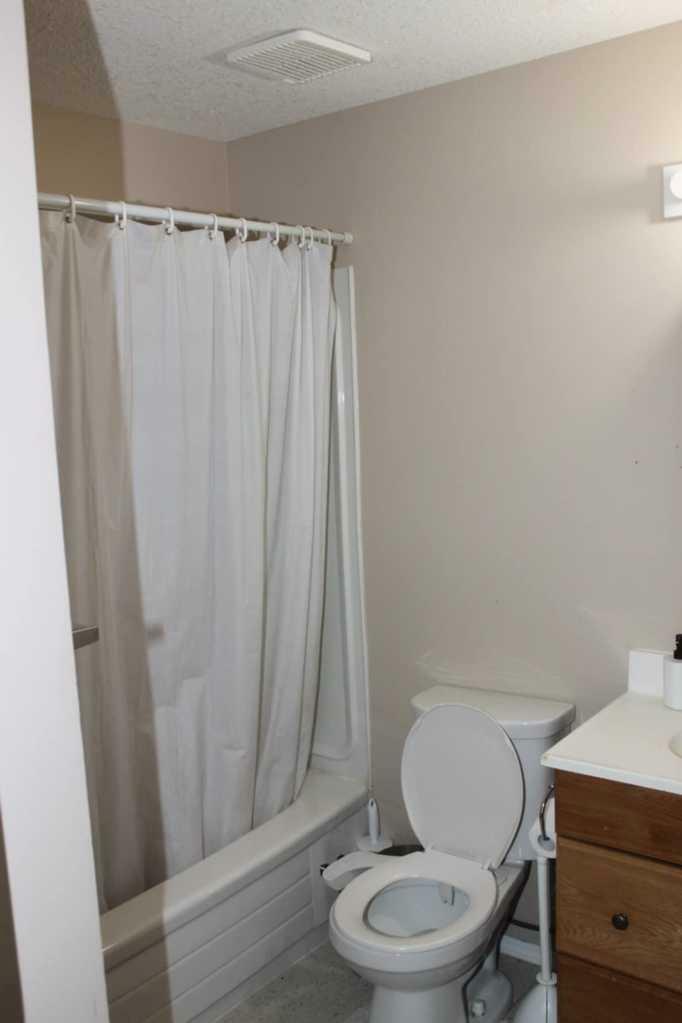 Property Photo:  837 4th Avenue  AB T0J 0B0 