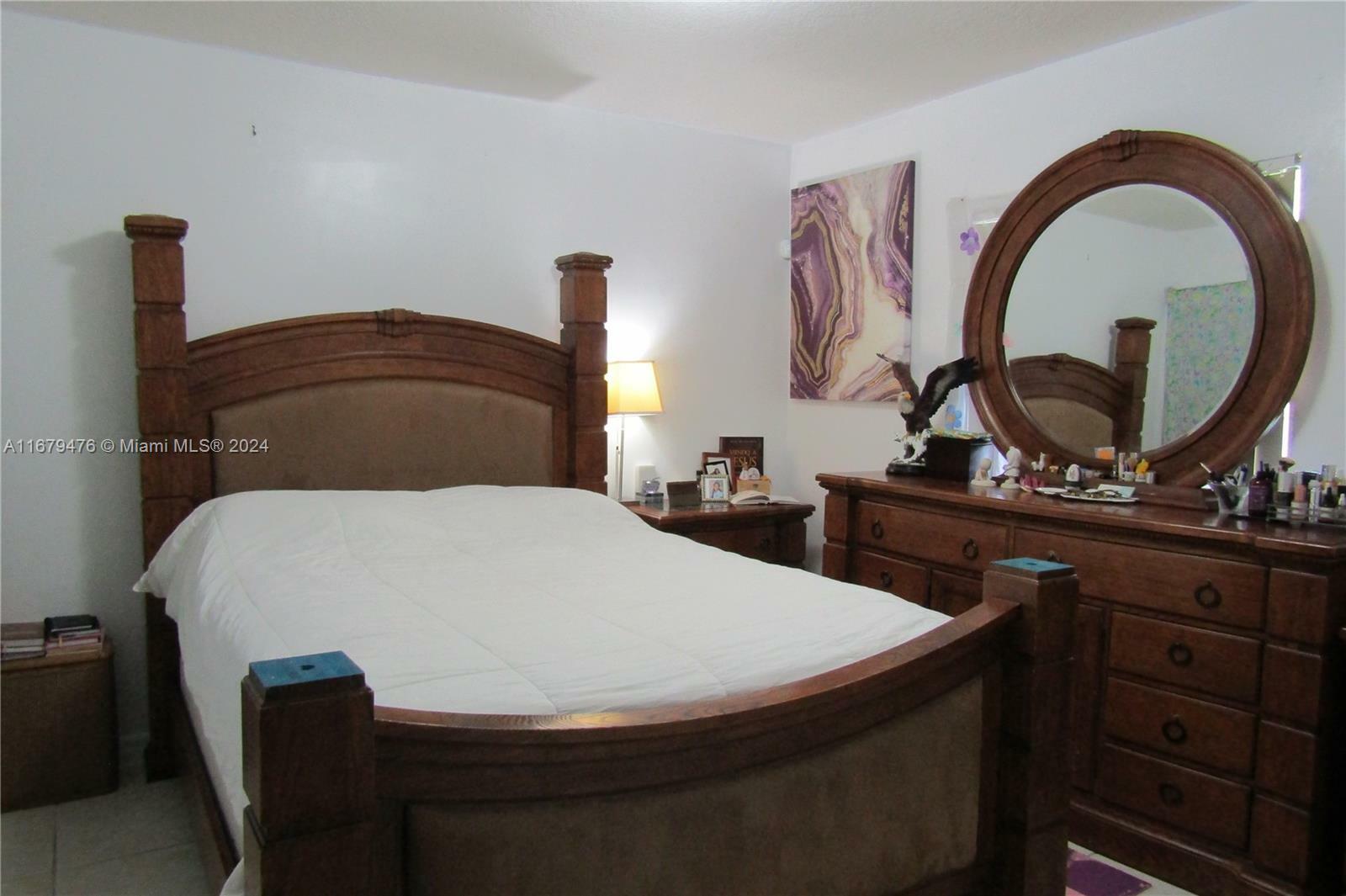 Property Photo:  942 SW 8th Pl -  FL 33034 