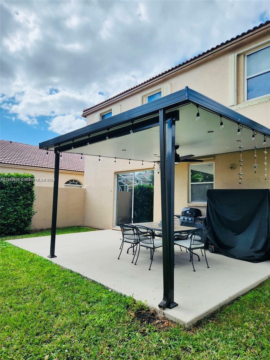 Property Photo:  637 NW 157th Ln  FL 33028 